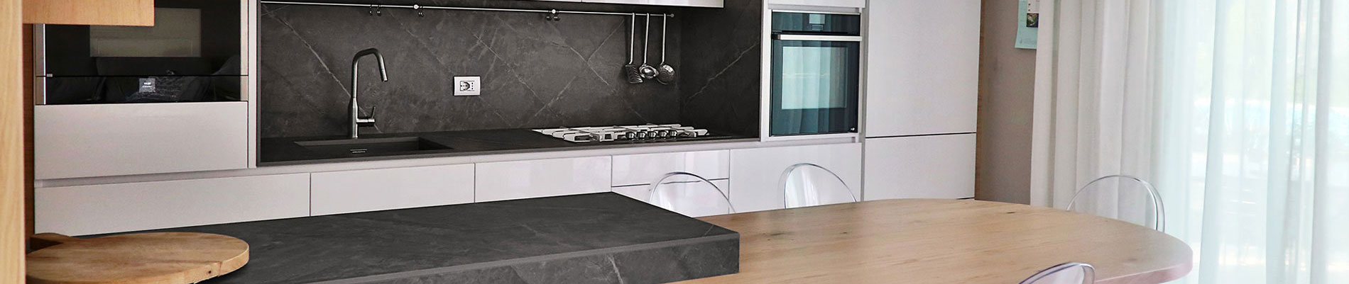 Meneghel Marmi : piani cucina su misura in quarzo, gres, Dekton, marmo e granito